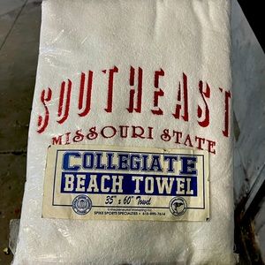 Missouri State College towels, brand new